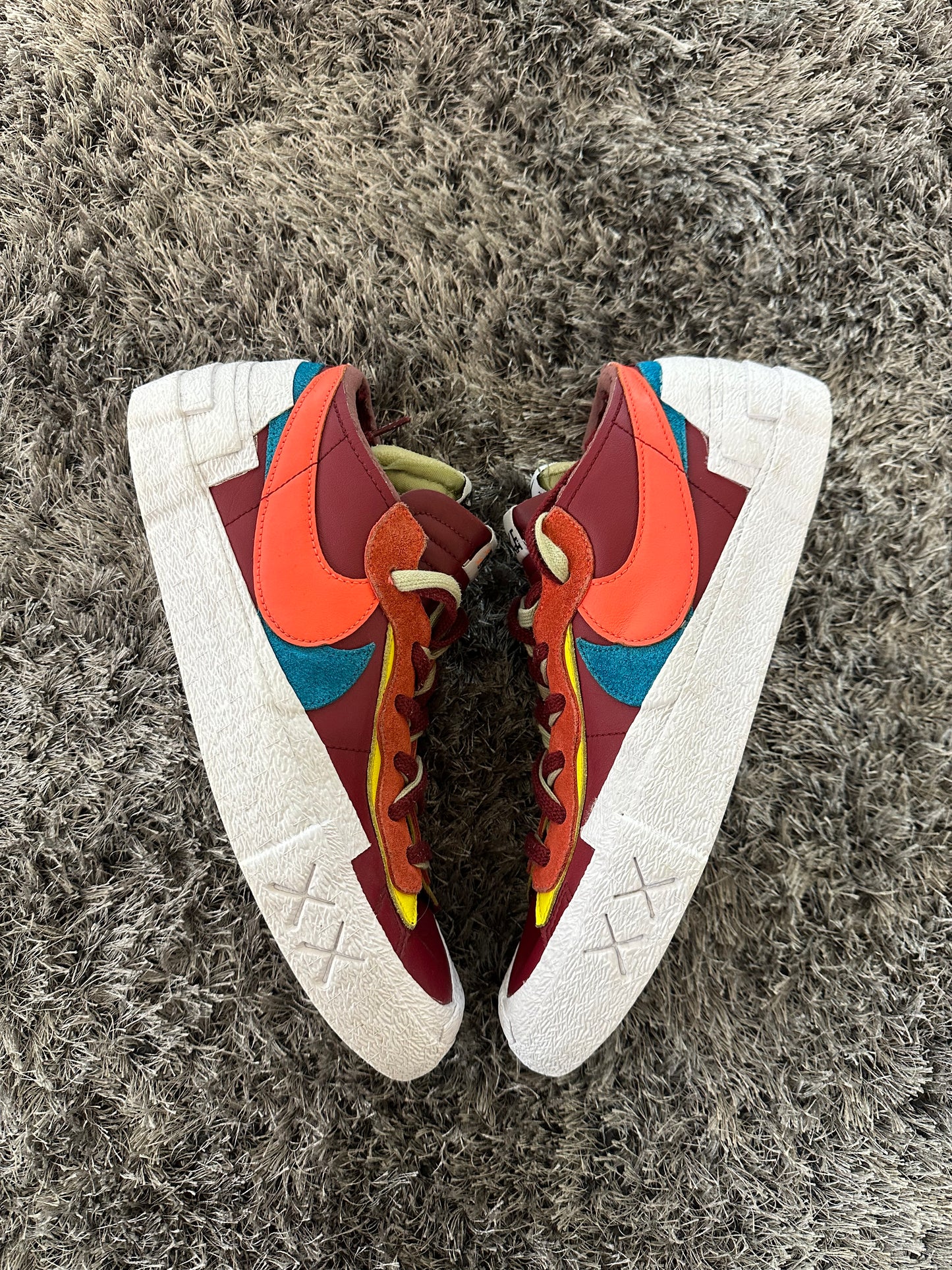 Blazer Low Sacai KAWS Team Red