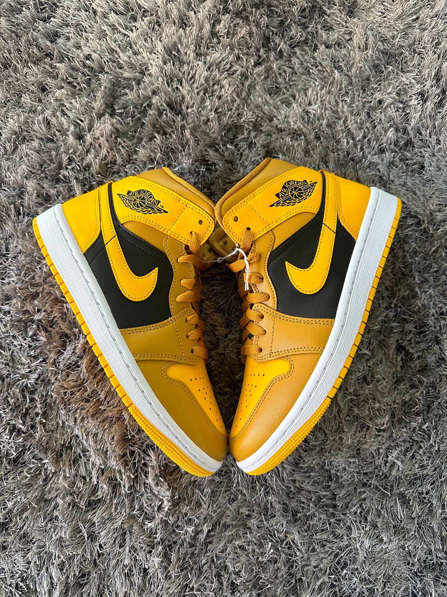 Air Jordan 1 Mid Chutney Taxi