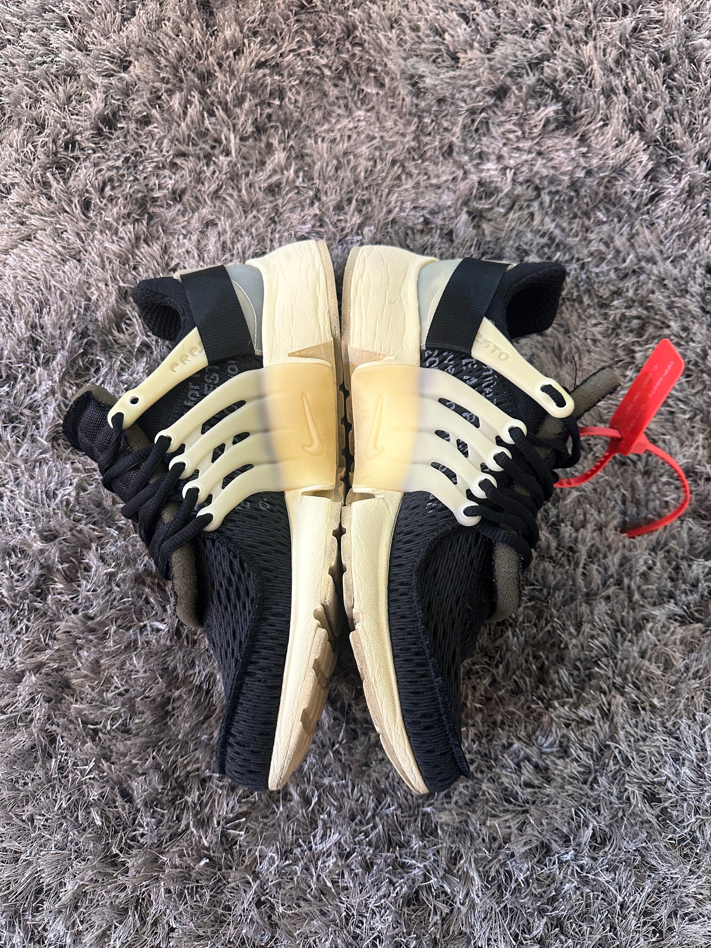 Presto Off-White Black