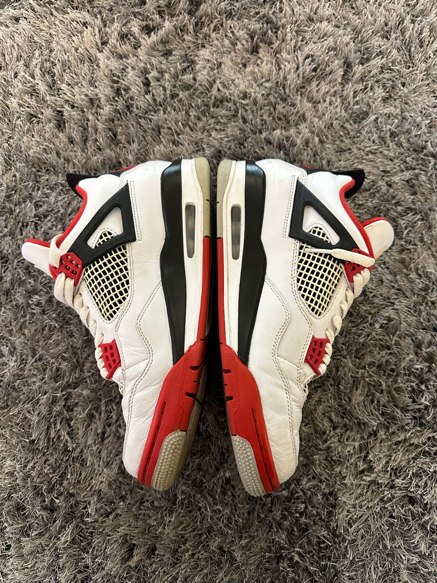 Air Jordan 4 Fire Red (2020)