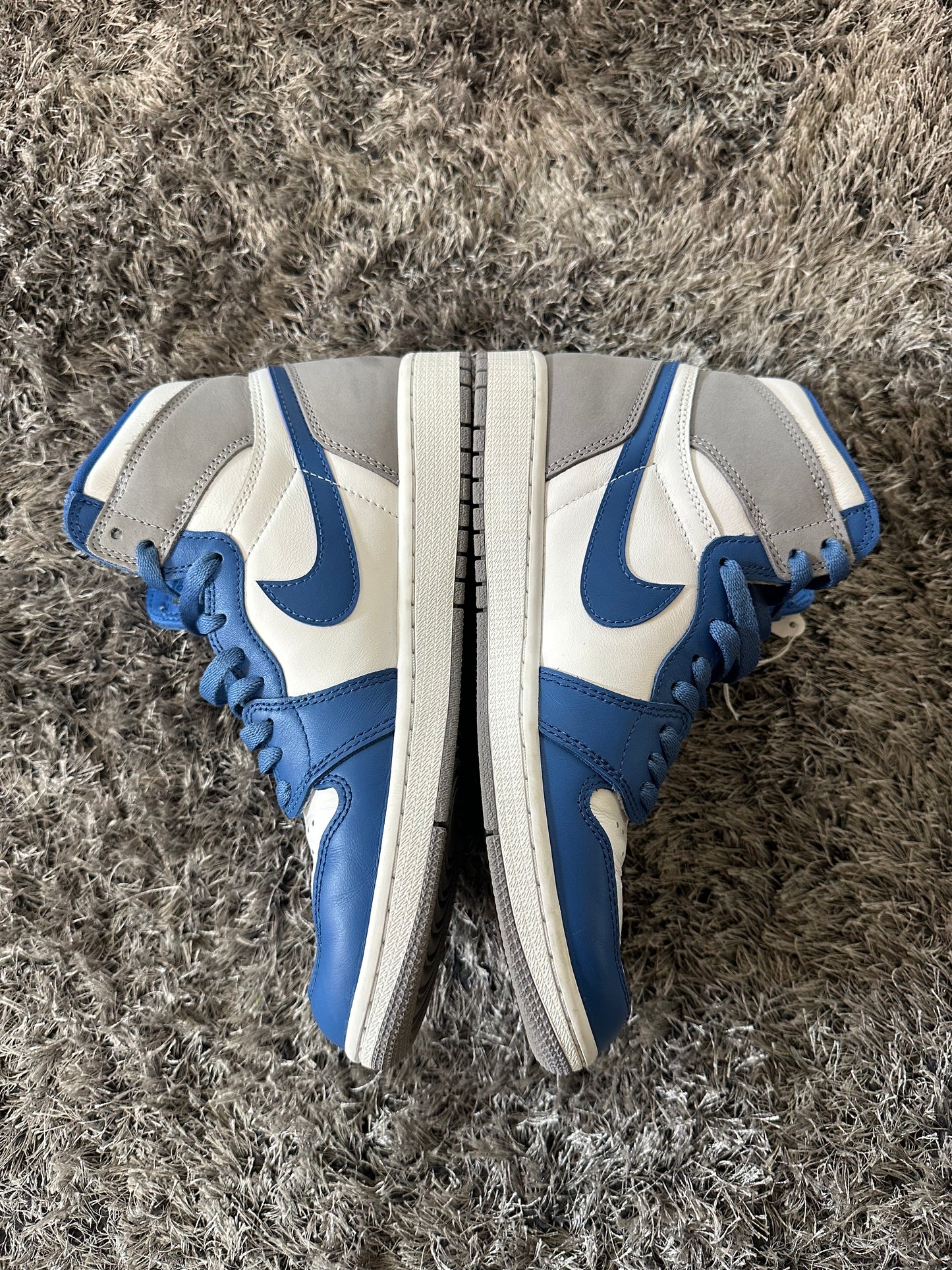 Air Jordan 1 Retro High OG True Blue