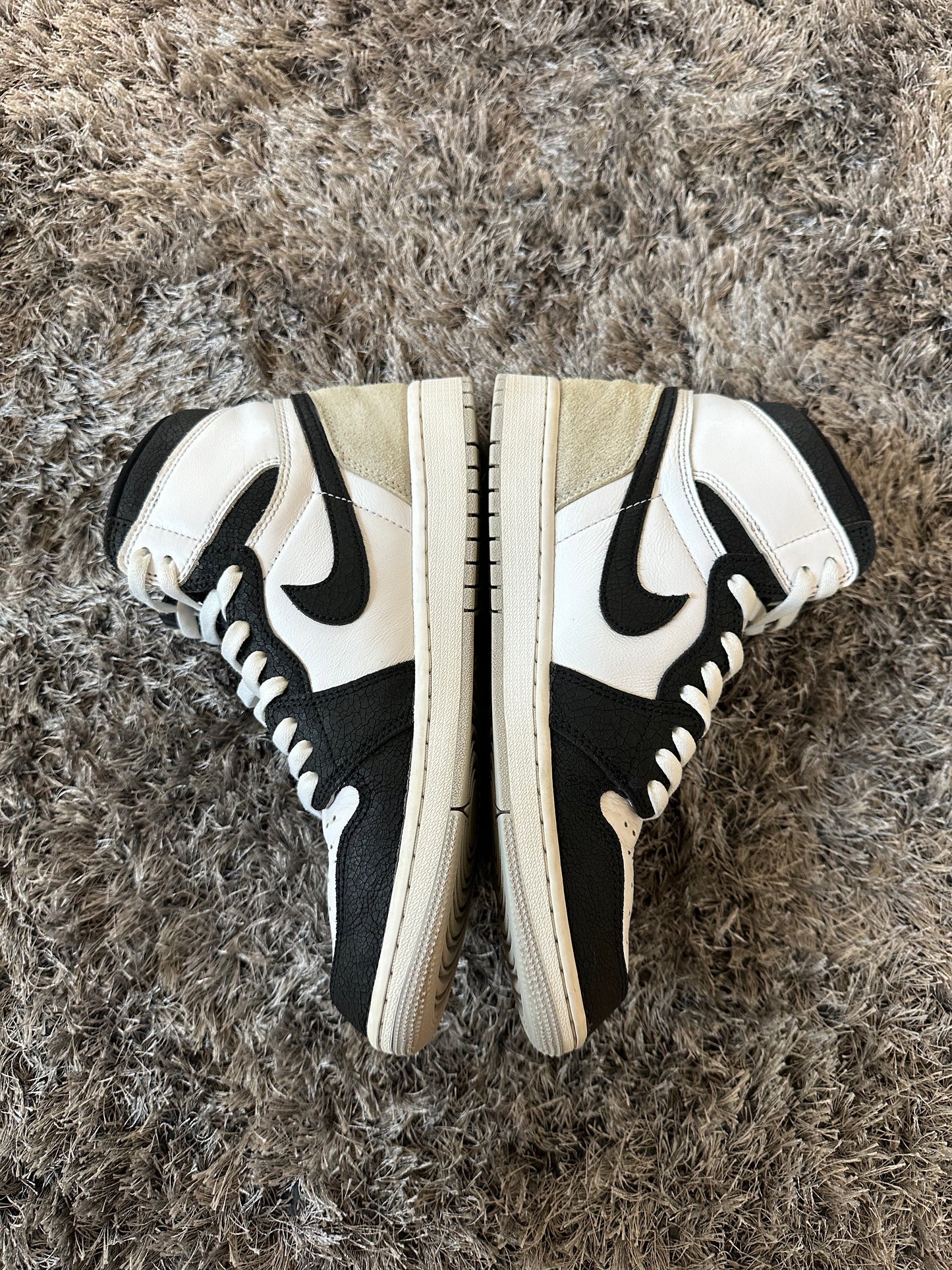 Air Jordan 1 Retro High white smoke black